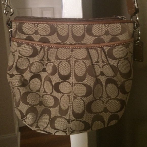 Coach-small cross body - Picture 2 of 4