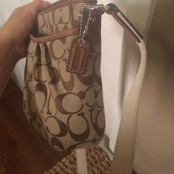 Coach-small cross body - Picture 4 of 4