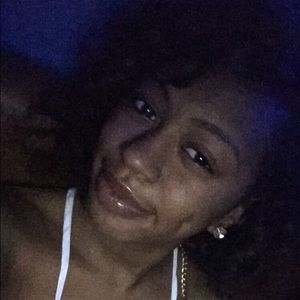 Meet your Posher, Aleisha