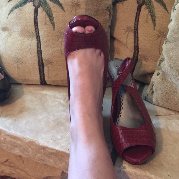 Cato Red Heels, Size 8W