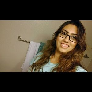 Meet your Posher, Karina
