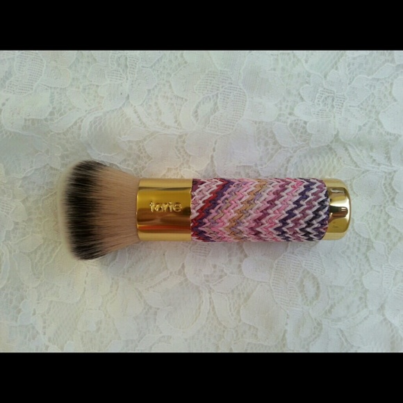 tarte Accessories - Tarte airbrush finish bamboo foundation brush
