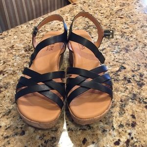 Korks Kork-Ease black leather sandals
