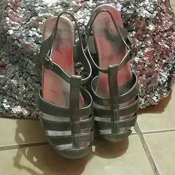 Gray platinum Jelly sandals