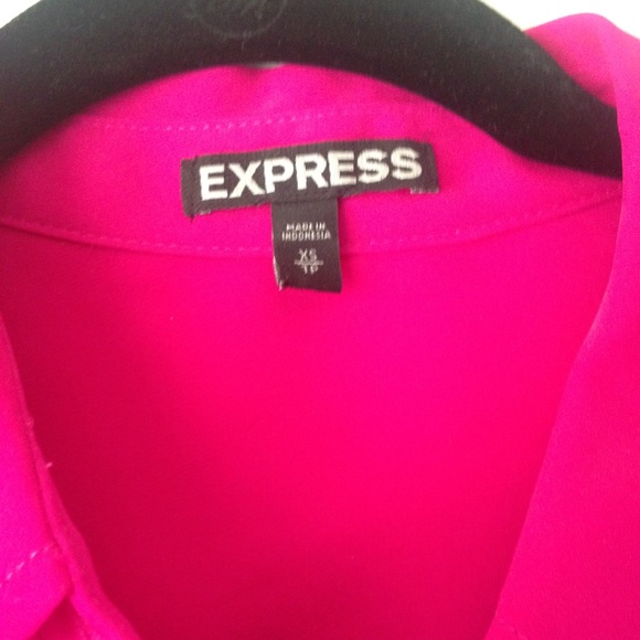 Express sleeveless button down - Picture 3 of 3