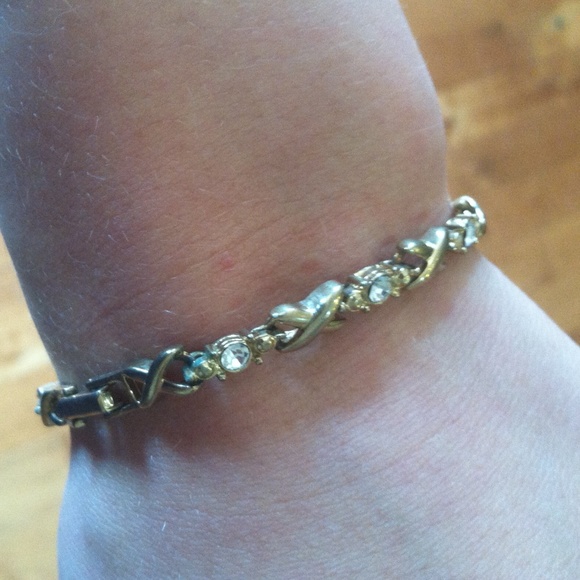 Pretty Gold Bracelet