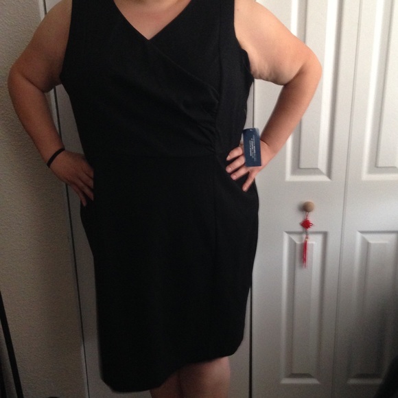 Eloquii Dresses & Skirts - Beautiful Eloquii plus size black dress in size 24