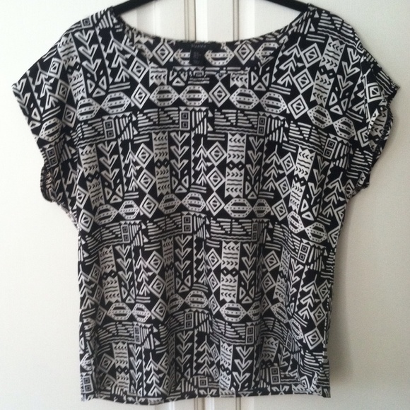 Tahari Tops - Tahari Short Sleeve Top