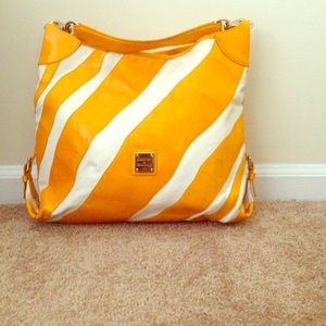 Dooney & Bourke bag