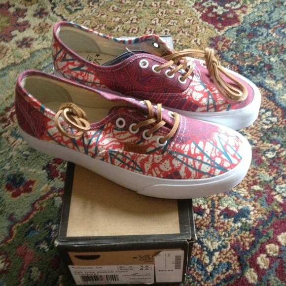 Brand new vans authentic  tribal print shoes