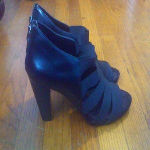 Nine & co. Black Peep toe strap heels. 4 inches.