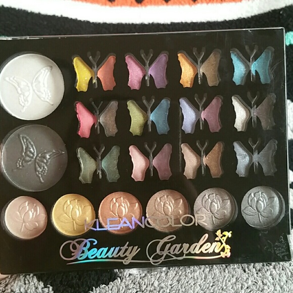 Beauty gardens eyeshadow palette