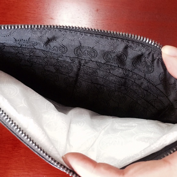 Michael Kors Rhea Zip Clutch in Patent Python - Picture 2 of 3