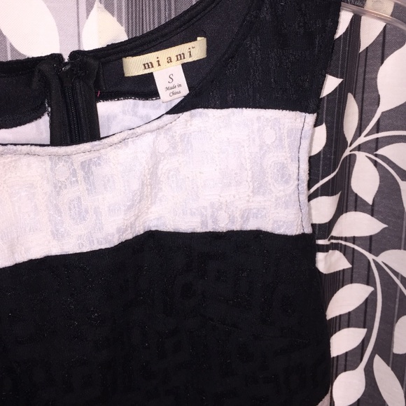 Black & White Striped Dress - Picture 3 of 4