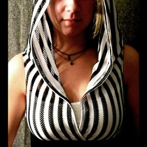 Black and white knit crop top hoodie