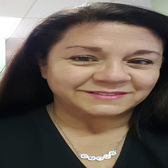 Meet your Posher, Linda - Picture 1 of 1