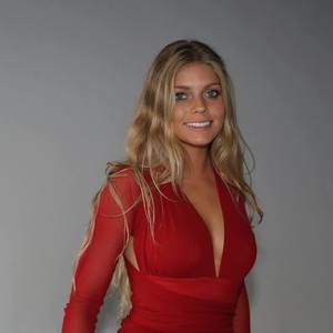 Meet your Posher, Caith