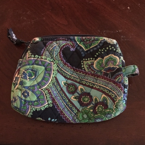 SOLD!!!  Vera Bradley make up bag - Picture 3 of 3