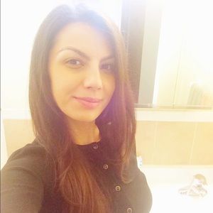 Meet your Posher, Maya