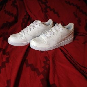 FLASH SALE Nike Men's Sneakers