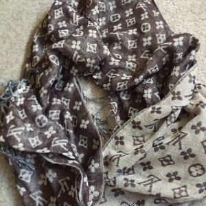 Louie vutton scarf