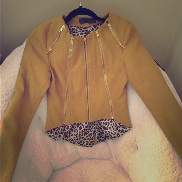 Gold zipper wool jacket