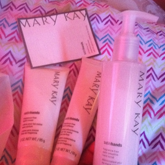 Mary kay satinhands 👏👏 - Picture 2 of 3