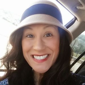 Meet your Posher, Denise