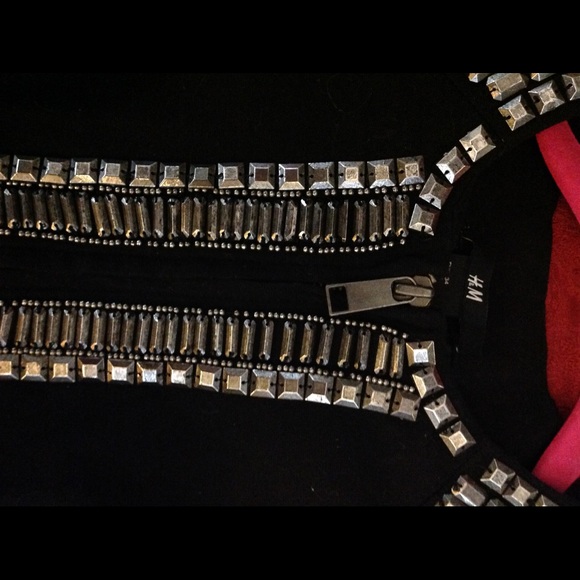 🎉2Xs HOST PICK🎉  Metal Studded Black Vest - Picture 3 of 4