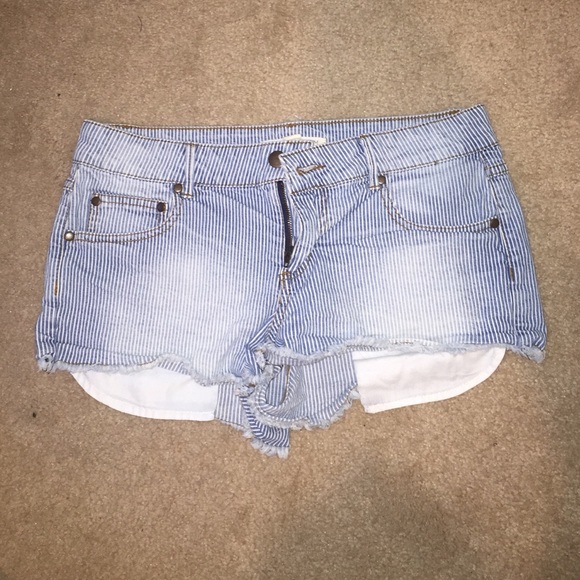 💙ADORABLE BLUE STRIPED SHORTS💙 - Picture 1 of 2