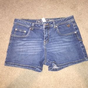 CUTE DENIM SHORTS💙