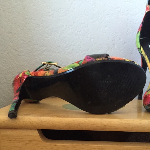 Steve Madden  heels - Picture 3 of 3