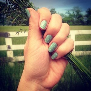 "Teal Mini Polka Matte" Half Jamberry Nail Wrap