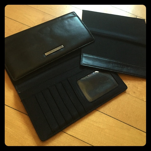 Kenneth Cole Reaction wallet with checkbook insert