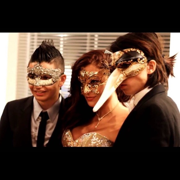 Meet your Posher, Sarieha - Picture 4 of 4