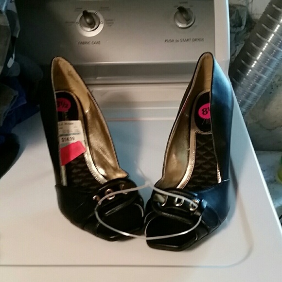 Peep toe heels