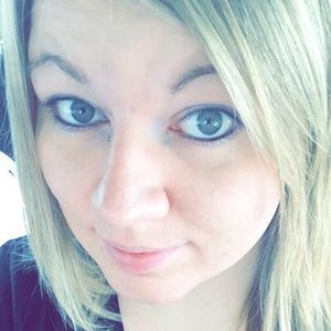 Meet your Posher, Caitlin