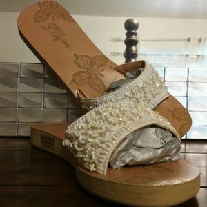 Women's Flojos Flip Flops Sz 8/39.5