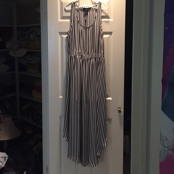 B&W STRIPED KARDASHIAN DRESS💙 - Picture 1 of 1