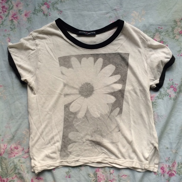 Brandy Melville Tops - Brandy Melville Cropped Tee