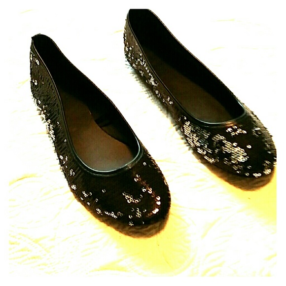 Sparkly sequined ballet flats