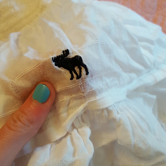 Fun layered white abercrombie  skirt - Picture 2 of 2