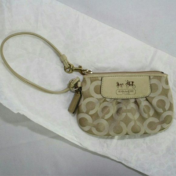 COACH SIGNATURE WRISTLET NEW