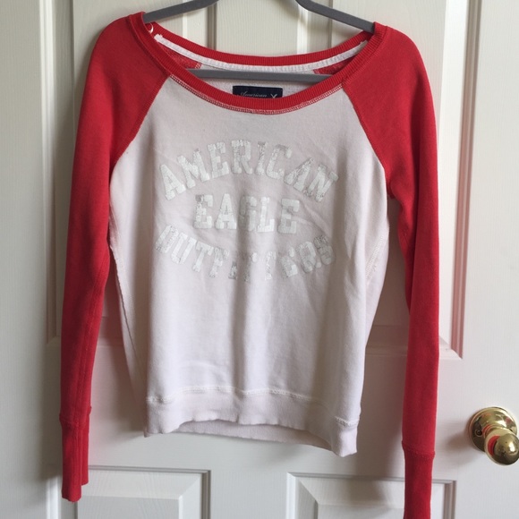 AMERICAN EAGLE DISTRESSED CREW NECK