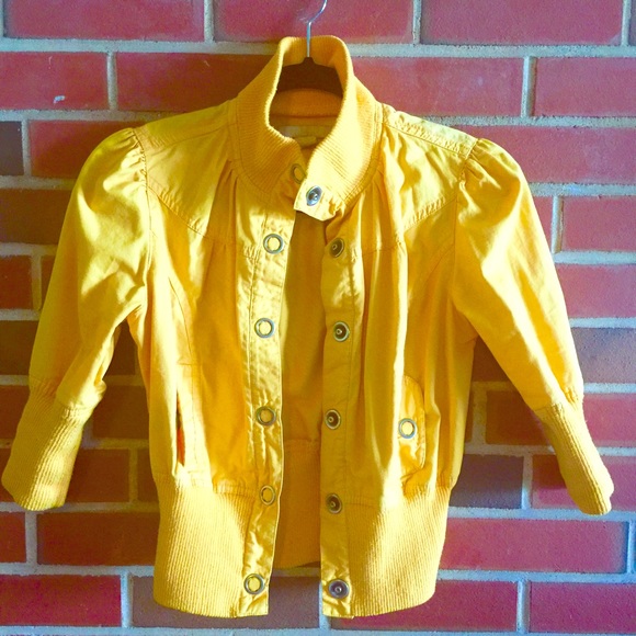Mustard yellow 3/4 sleeve jacket