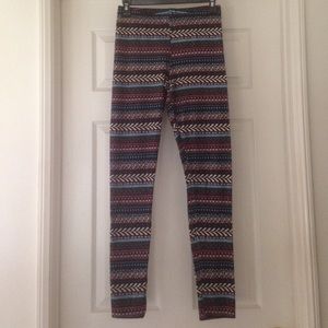 Nollie Winter Print Leggings NWOT