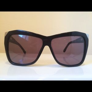 House of Harlow 1960 "Marie" Sunglasses in Black