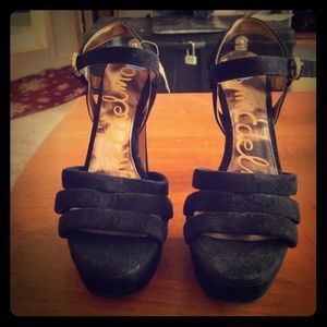 Sam Edelman black suede pumps
