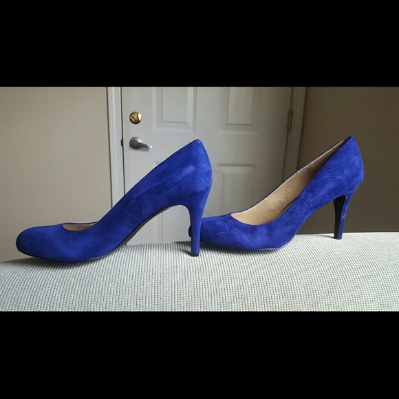 Violet-Blue Pumps