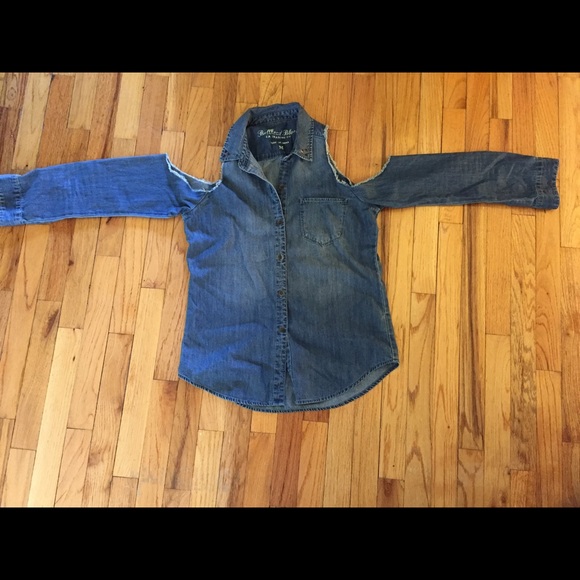 Bullhead Black jean shirt